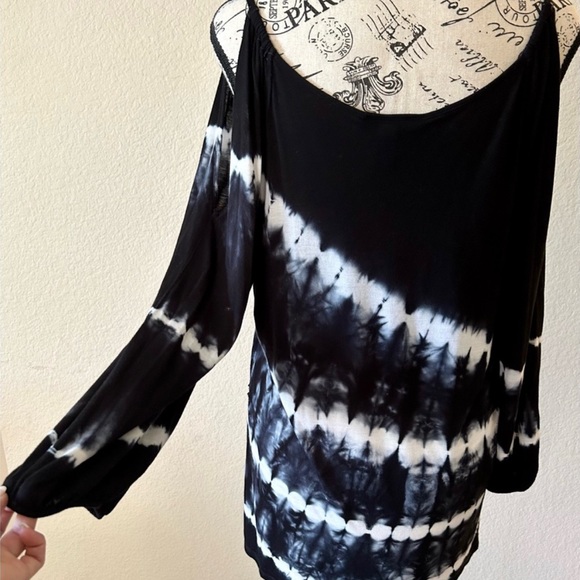 INC International Concepts soft navy tie dye tunic top peekaboo shoulders XL - Picture 4 of 5